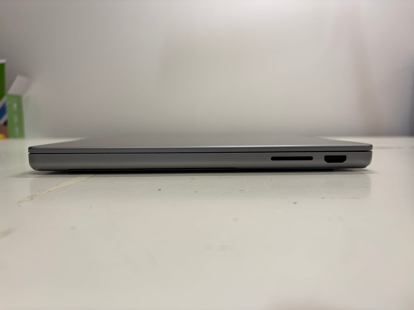 MacBook Pro 14" Retina Late 2023 M3 16GB RAM 512GB SSD (A2918) MS587