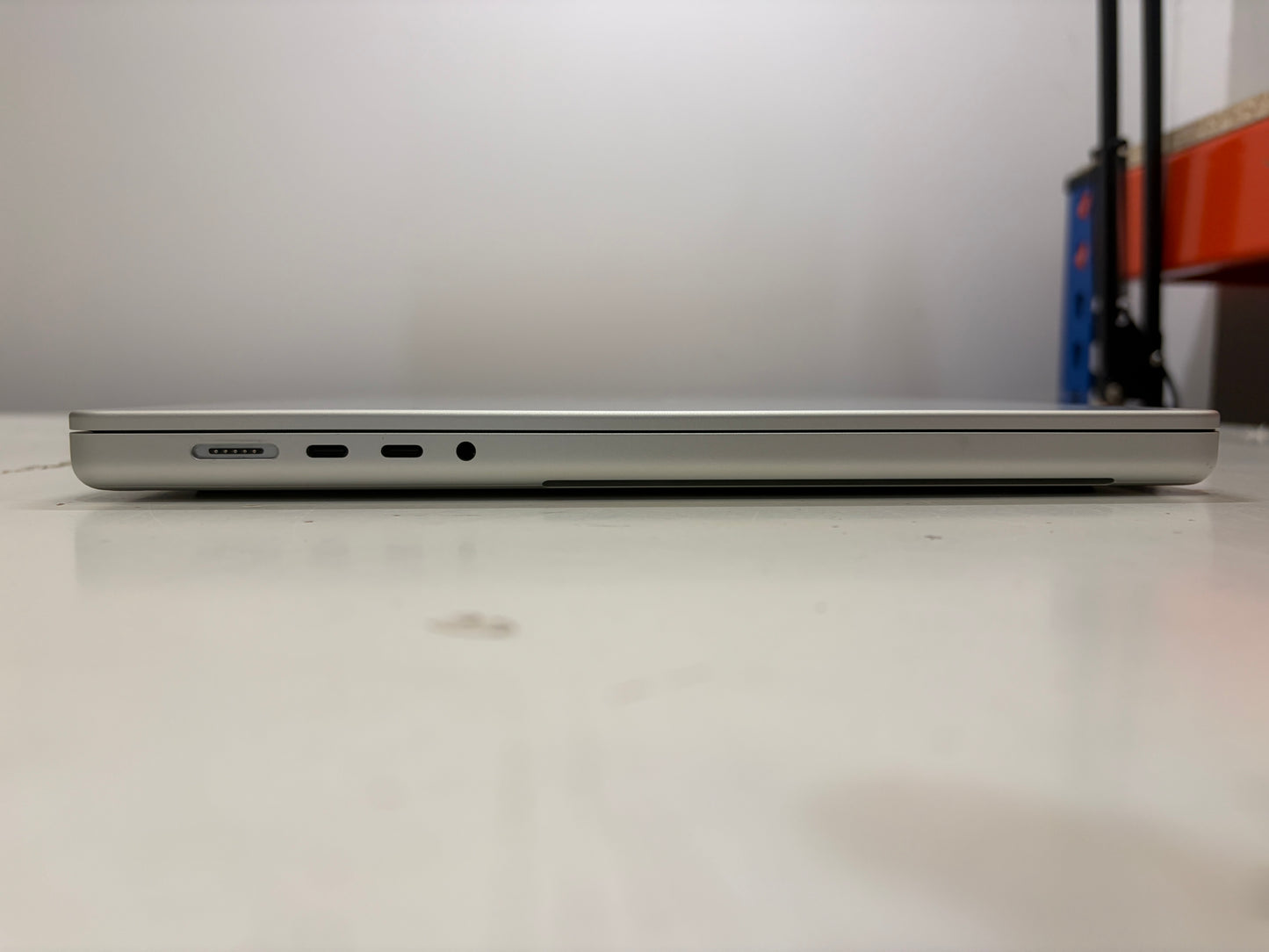 MacBook Pro 16" Retina 2021 M1 Pro 16GB RAM 512GB SSD (A2485) MS588
