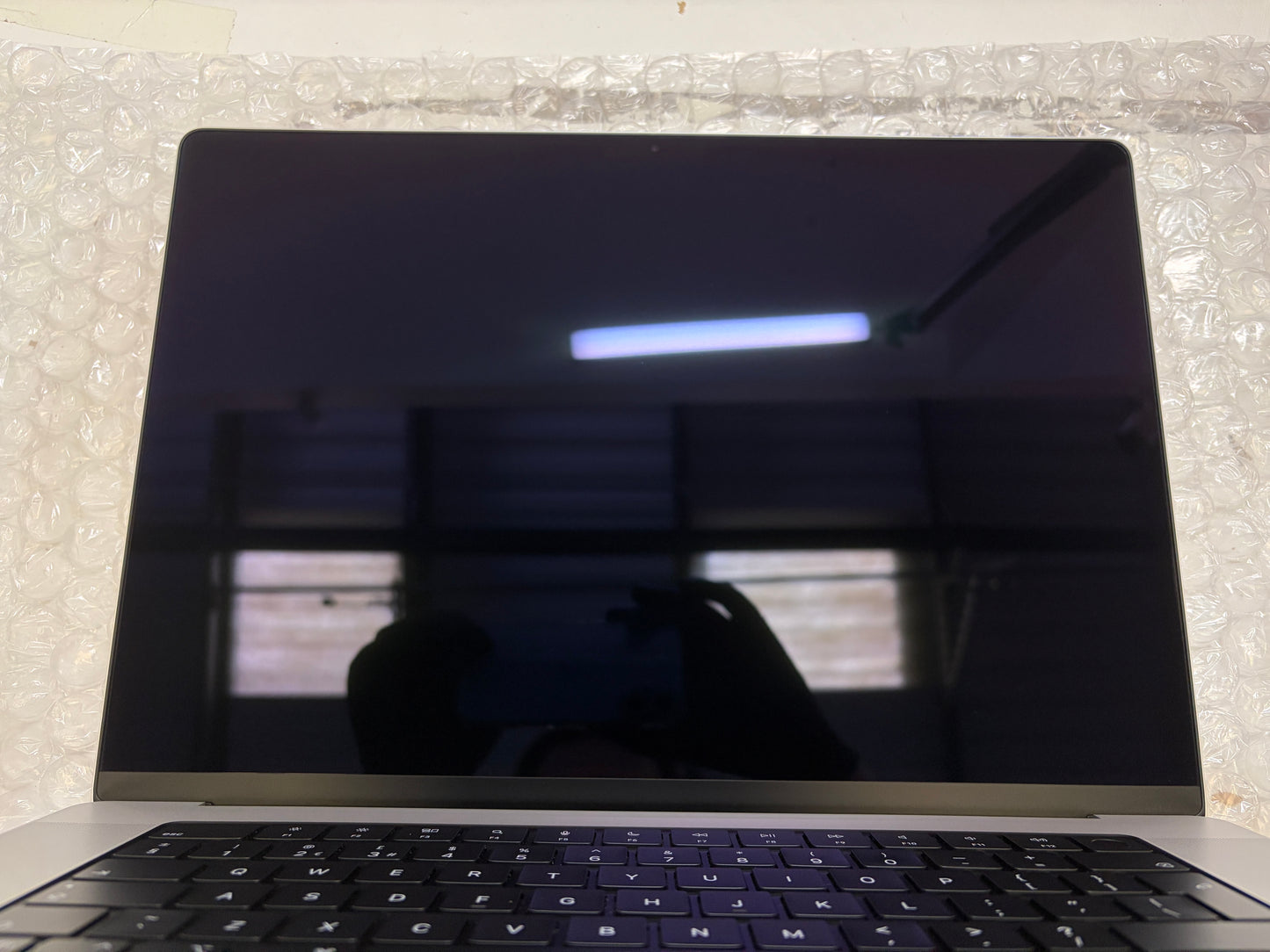 MacBook Pro 16" Retina 2021 M1 Pro 16GB RAM 512GB SSD (A2485) MS588